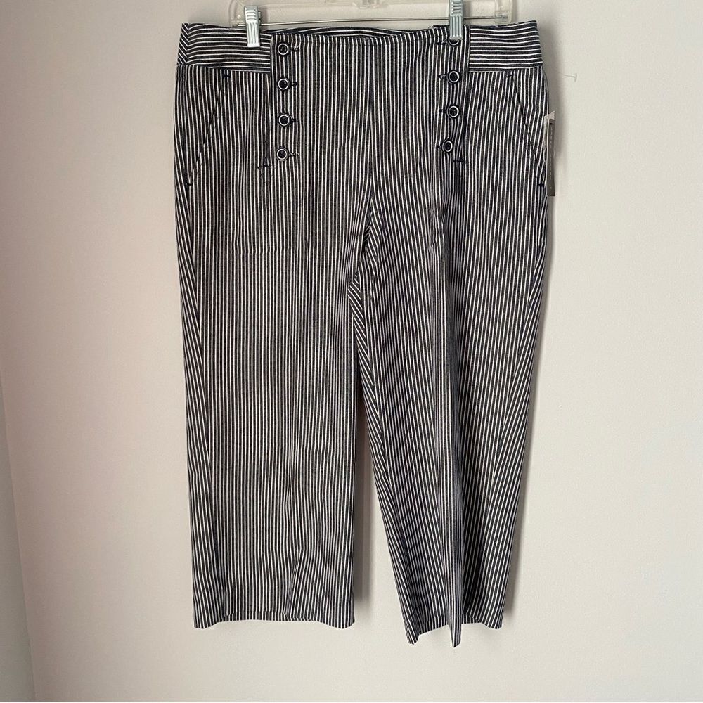 Larry Levine Women’s Striped Cropped Pants